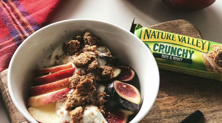 nature-valley-crunchy-snack-kept-in-a-bowl